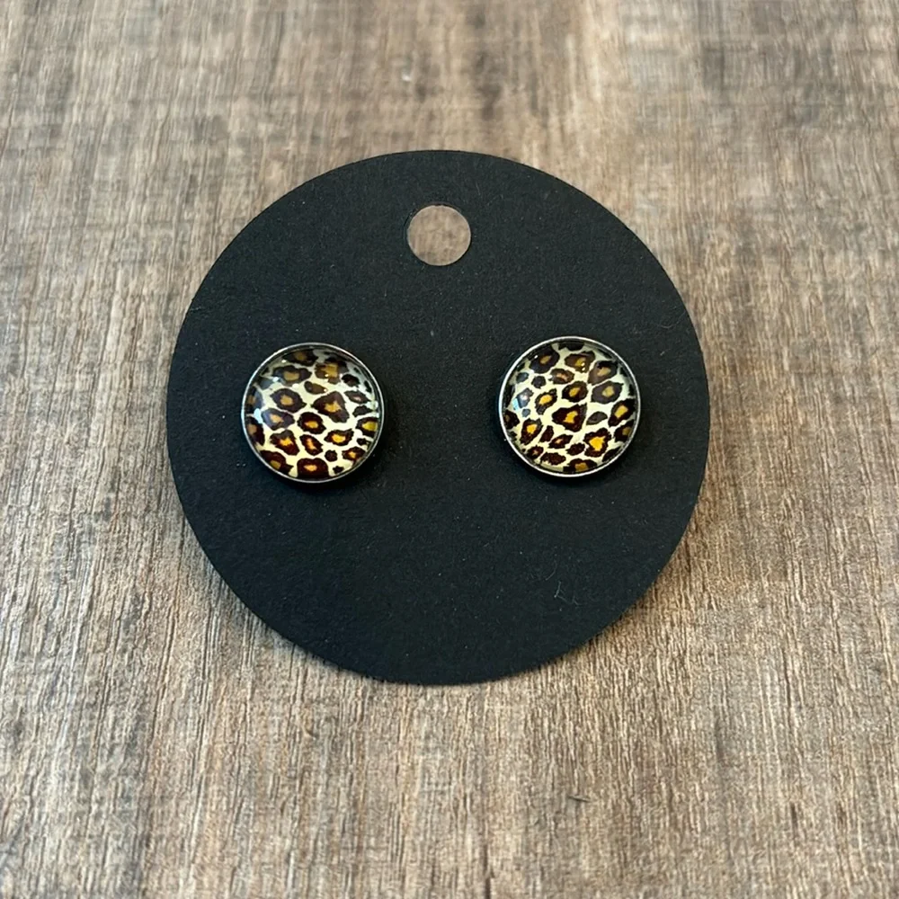 Homemade Earrings - 12mm diameter circle - post style -‎ animal print
